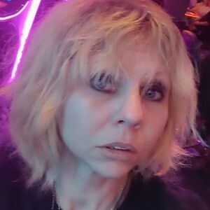 Meet your Posher, Abigail